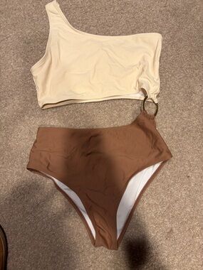 Two-Tone One-Shoulder Bikini Set in Cream and Brown